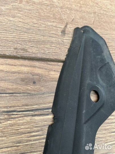 Пыльник крыла Audi A8 D3 3.2 2007