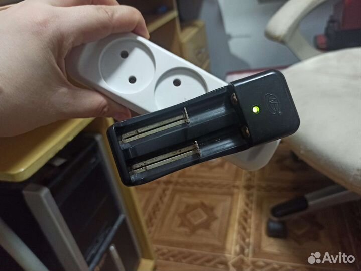 Зарядка для литиевых аккумуляторов HG-1206W