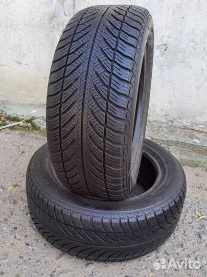 Goodyear UltraGrip Performance 225/55 R17 97H