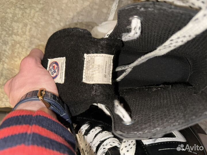 Коньки хоккейные