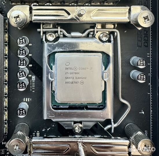 Intel core i7 10700k, msi z590, dd4 corsair 32g