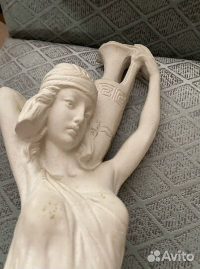 Статуэтка женщина