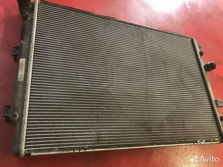 Радиатор охлаждения двс Volkswagen Tiguan 5N1