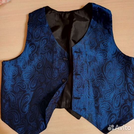 Жилетка, рубашка, брюки на утренник