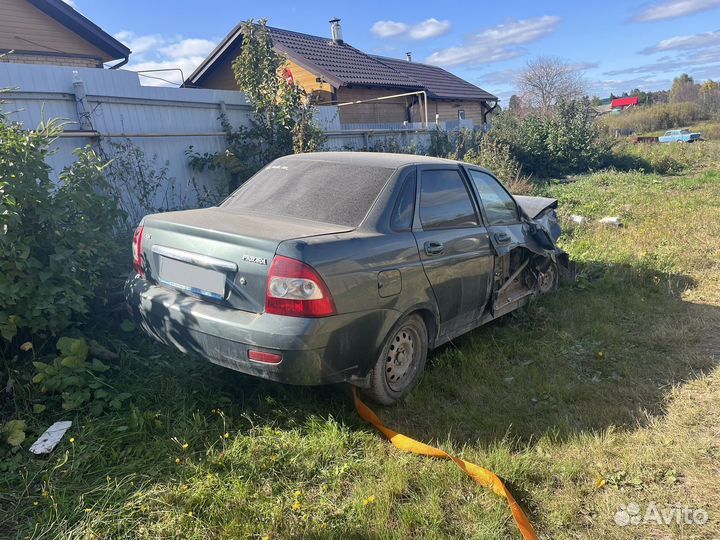 LADA Priora 1.6 МТ, 2010, битый, 150 000 км