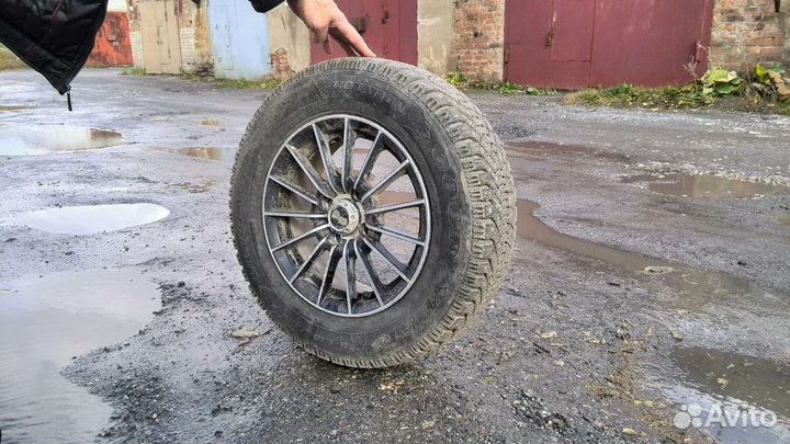Goodyear UltraGrip 500 185/70 R14
