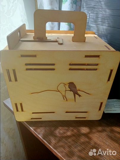 Переноска для птиц деревянная