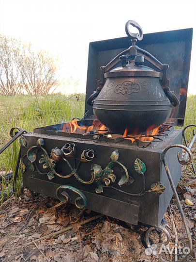 Кованый мангал с крышкой