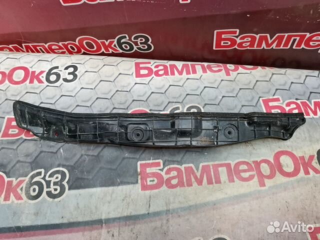 Пыльник крыла передний левый Toyota RAV4