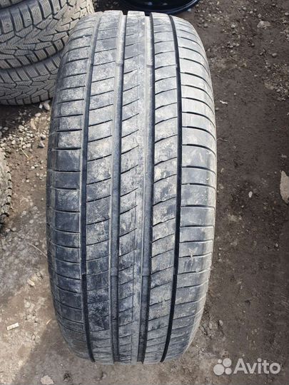 Nexen N'Fera RU5 SUV 215/60 R17 96H