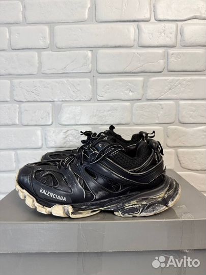 Balenciaga track