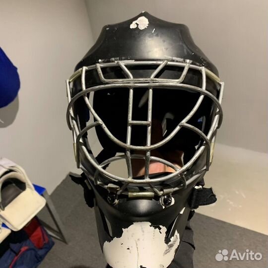 Вратарский хоккейный шлем взрослый