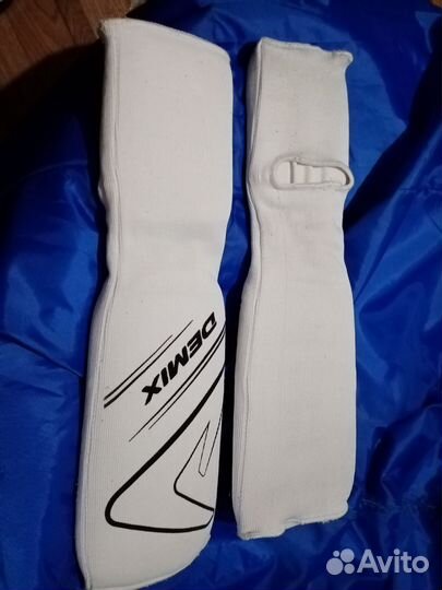 Боксерские перчатки, защита голени, шлем мма