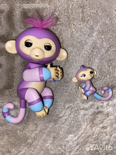 Игрушка интерактивная обезьянка Fingerlings