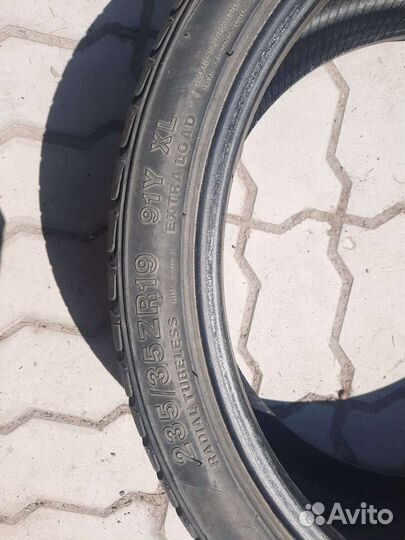Kinforest KF550-UHP 235/35 R19