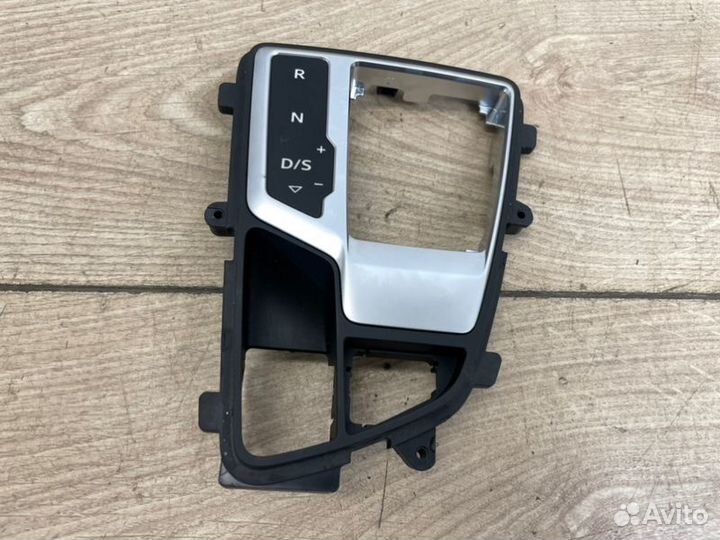 Накладка переключателя кпп Audi A4 B9 2016