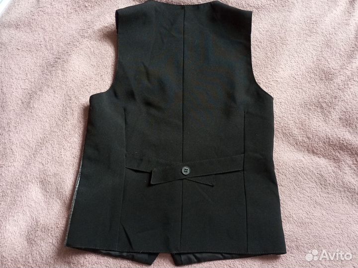 Жилетка для мальчика школьная 2-3 класс