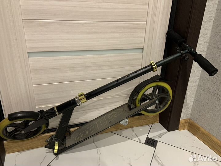 Городской складной самокат Roces