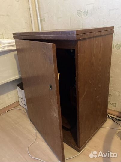 Ножная швейная машинка «Чайка»