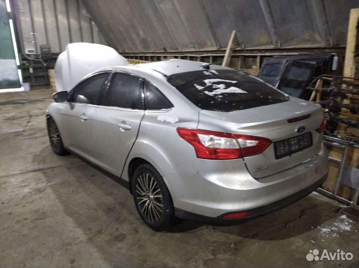 Форд Фокус 3 седан кузов на запчасти салон