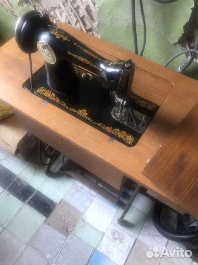 Ножная швейная машинка пмз