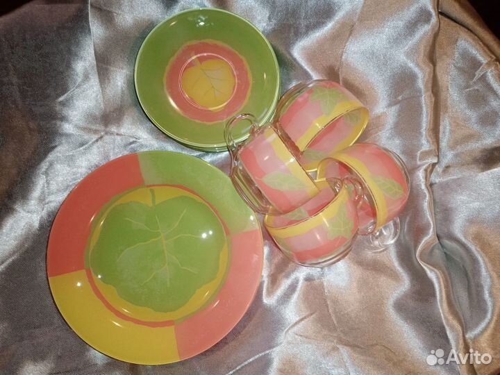 Кружки чайные, сахарница