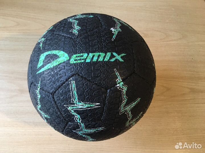 Футбольный мяч demix