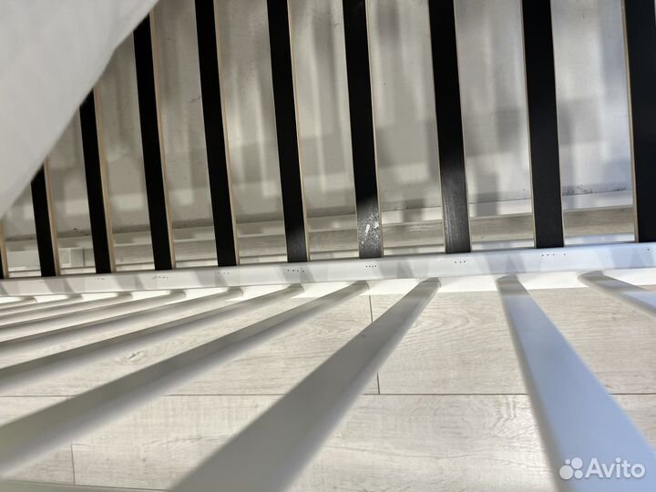 Кровать детская топотушки с маятником и матрасом