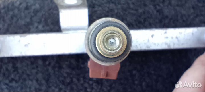 Топливная рампа с форсунками Шевроле Лачетти