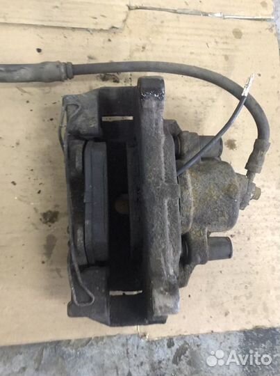 Volkswagen passat b 7 суппорт передний правый