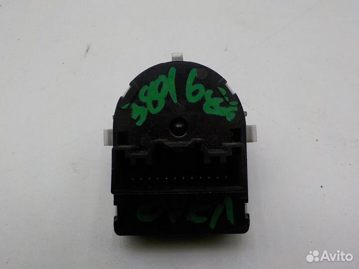 Кнопка Volkswagen Golf VI 2008-2012