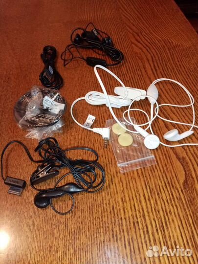 Наушники с микрофоном для кнопочных тел