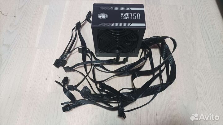 Блок питания Cooler Master 750W