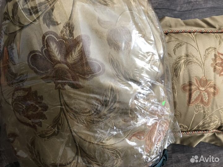 Комплект штор и покрывало Togas