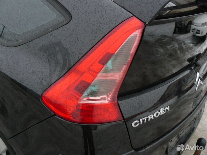 Фонарь задний левый для Citroen C4