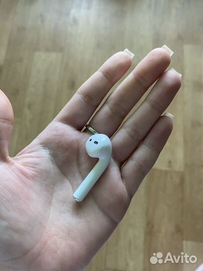 Airpods наушник правый и кейс