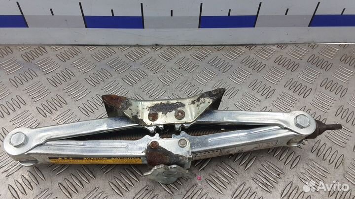 Домкрат на Toyota Rav 4 Zca2