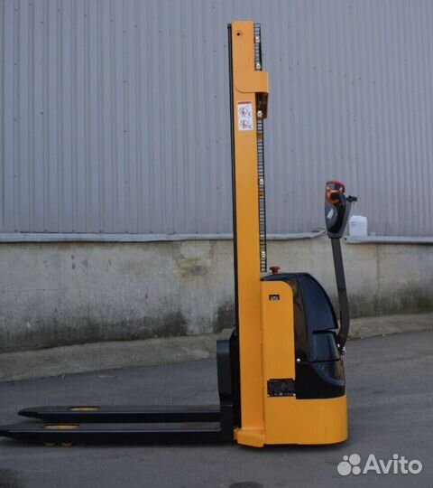 Шштабелер CHL 300 см
