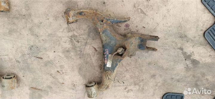 Рычаг задний левый Land Rover discovery 4