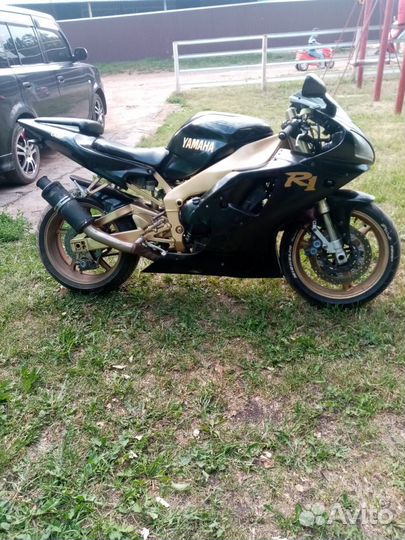 Мотоцикл Yamaha R1