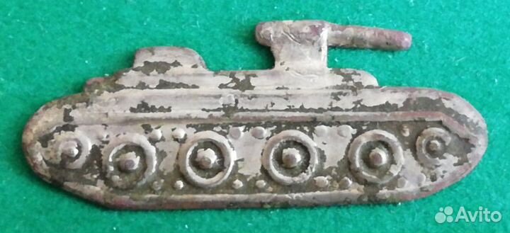 Эмблема на петлицы