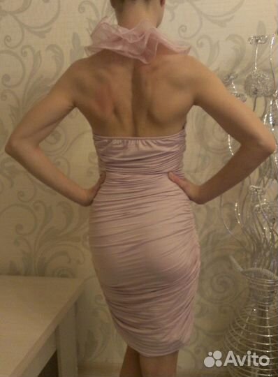 Розовое платье