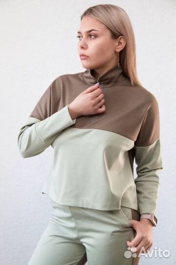 Женский спортивный костюм