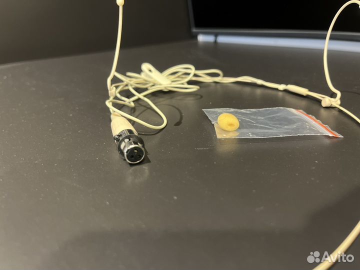 Микрофон вокальный с оголовьем shure arthur forty