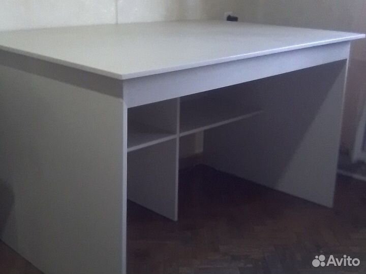 Стол новый