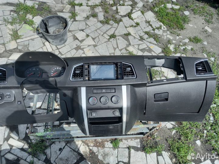 Приборная панель