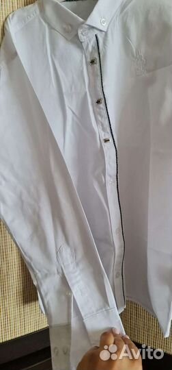 Новая белая рубашка на мальчика