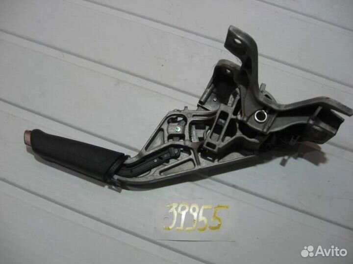 Рычаг стояночного тормоза Ford Focus III 2011