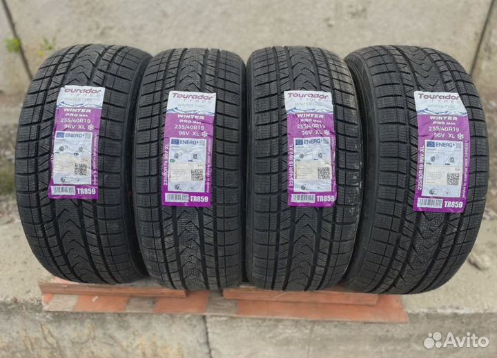 Tourador Winter Pro Max 235/40 R19