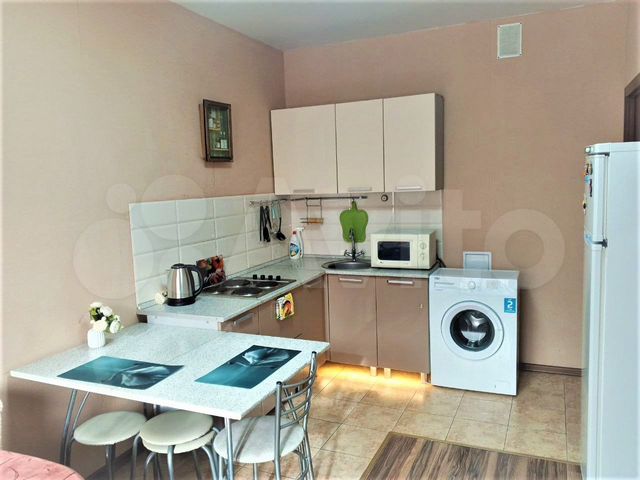 1-к. квартира, 42 м², 1/17 эт.